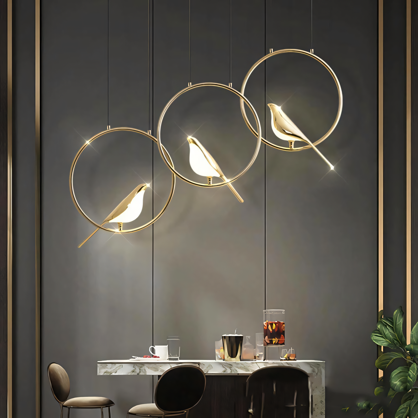 Luxury Dining Room Chandelier: Creating a cozy, intimate atmosphere.