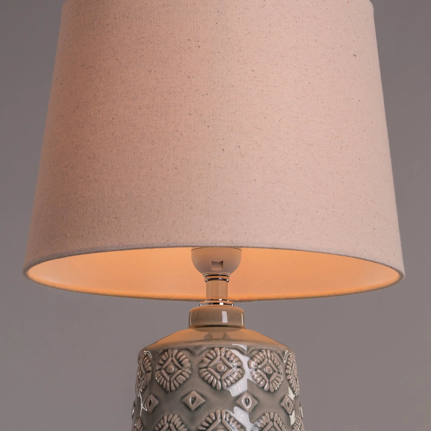 Rechargeable cream ceramic table lamp for versatility