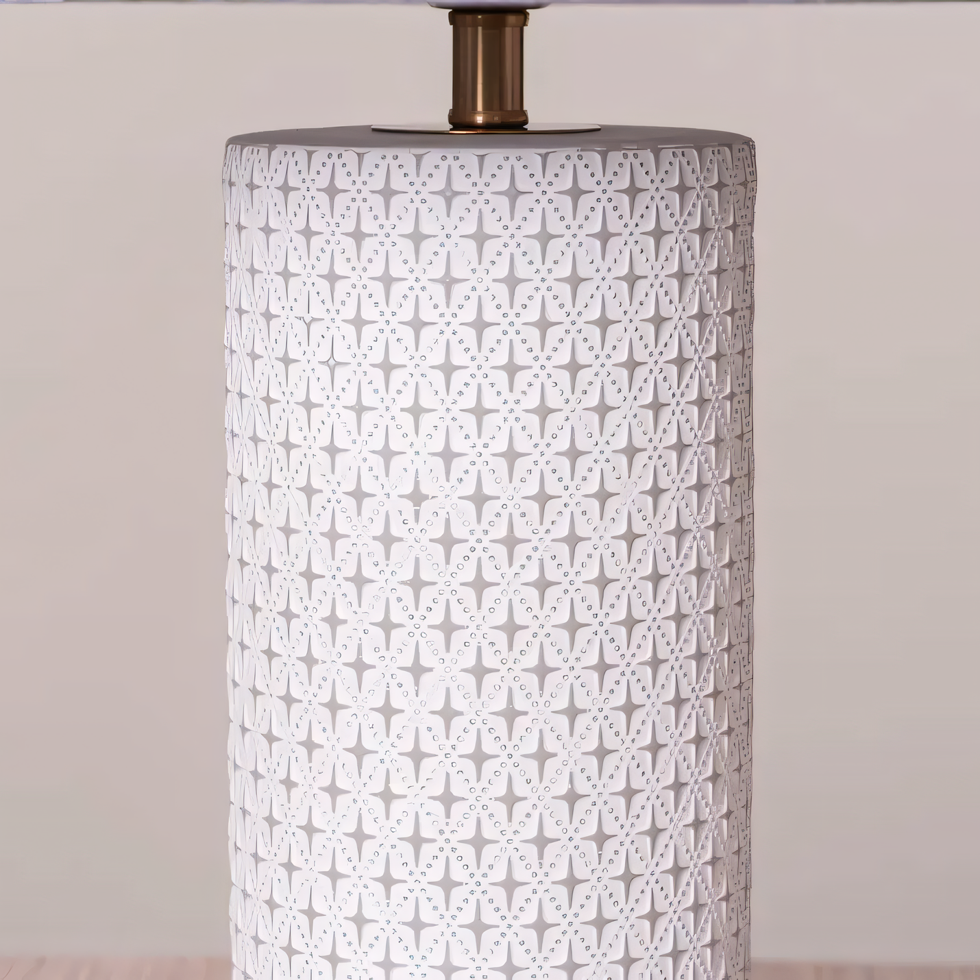 Harmonious blend of white and grey hues