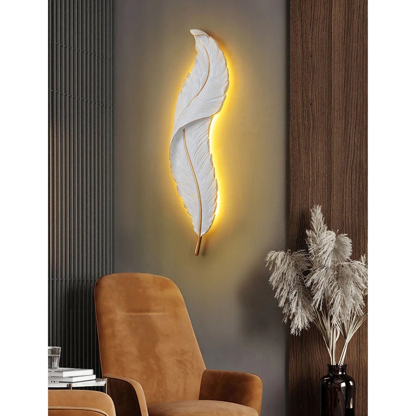 Intricate curves, quill-like design
