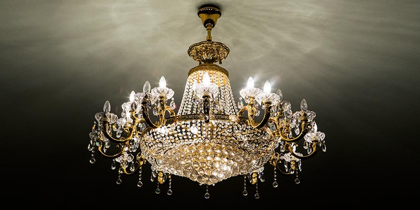 What are the different types of chandeliers?