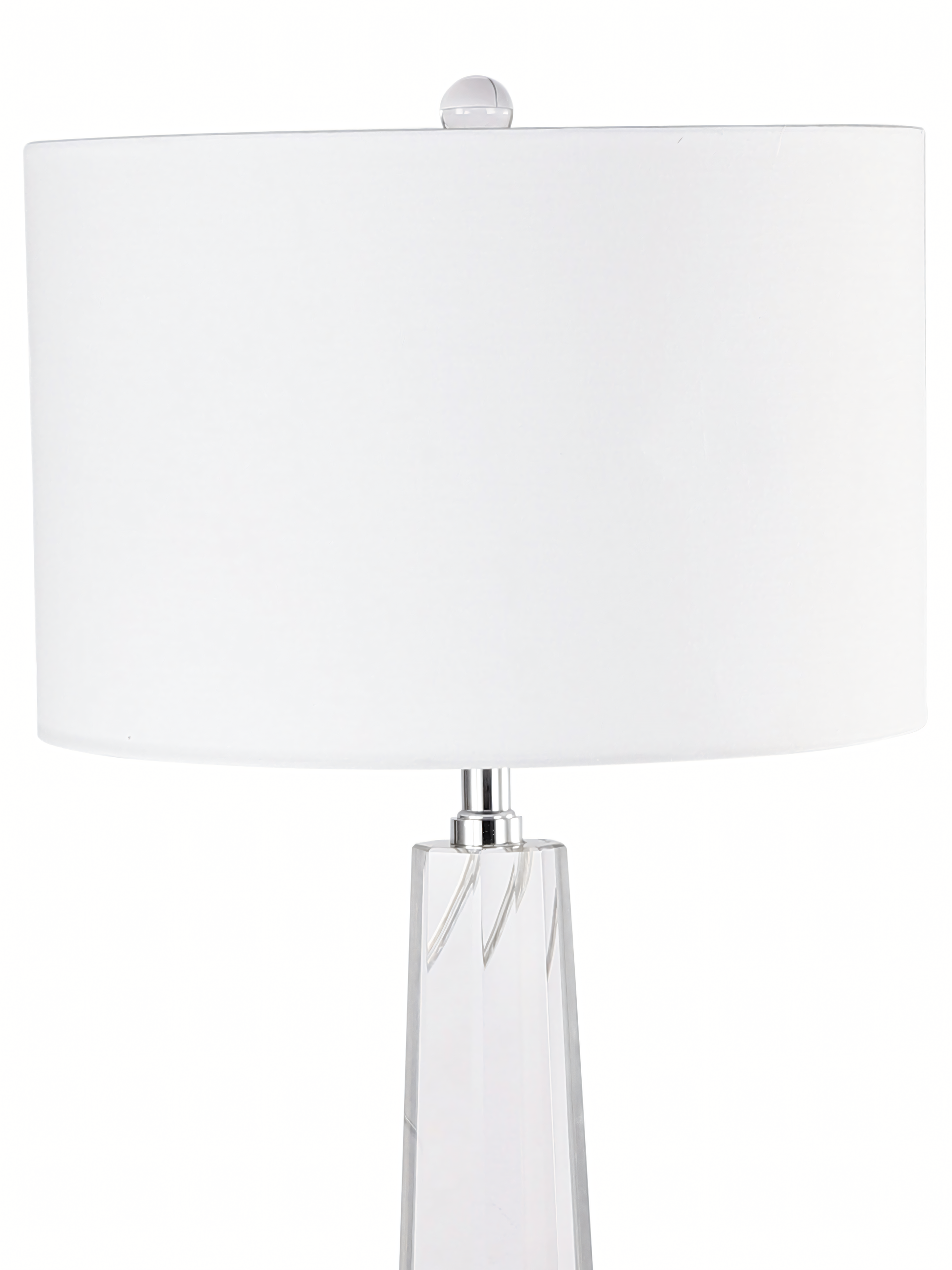 Timeless table lamp with clear glass base