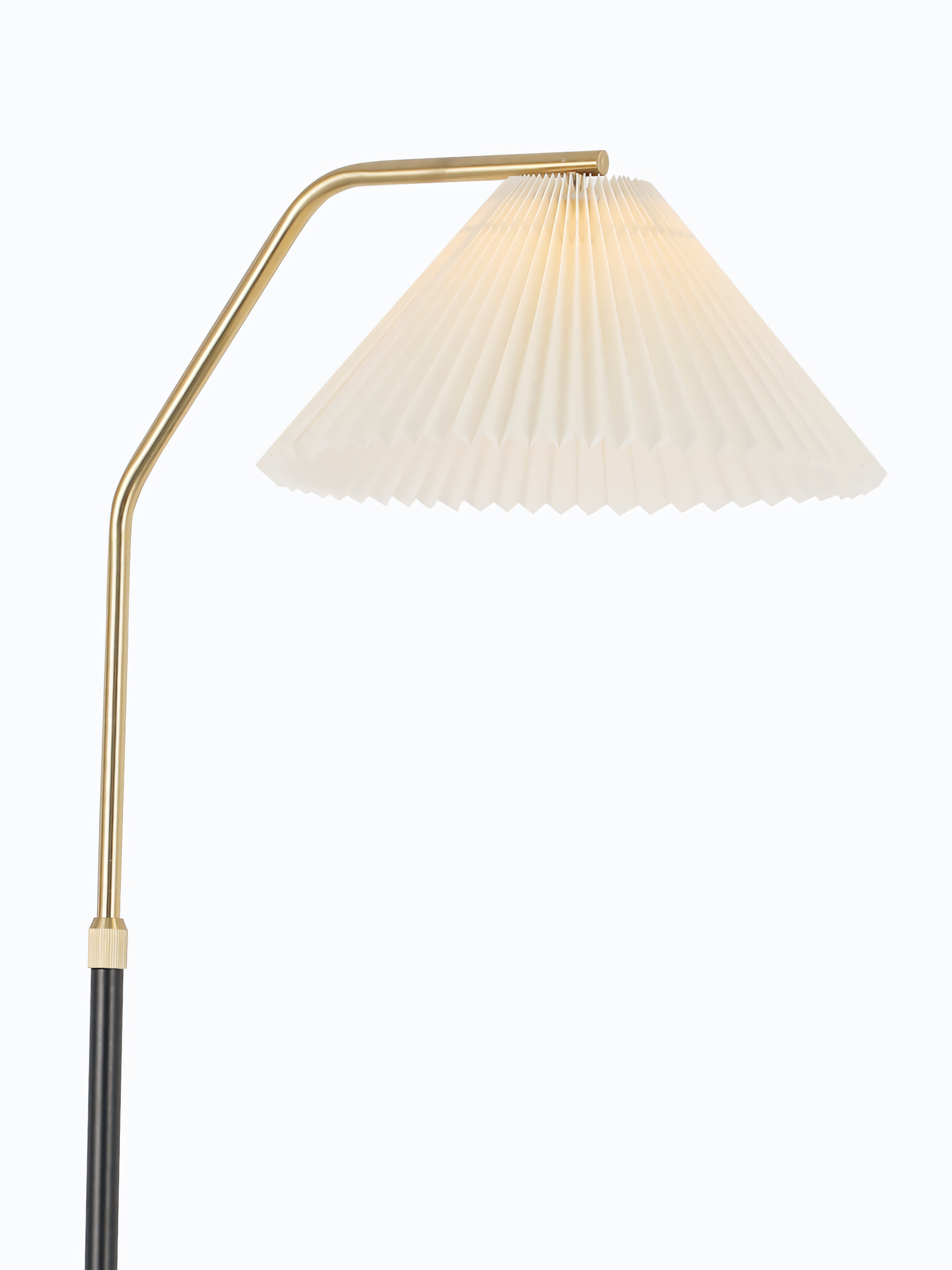 Adjustability of the Reece Floor Lamp for optimal lighting