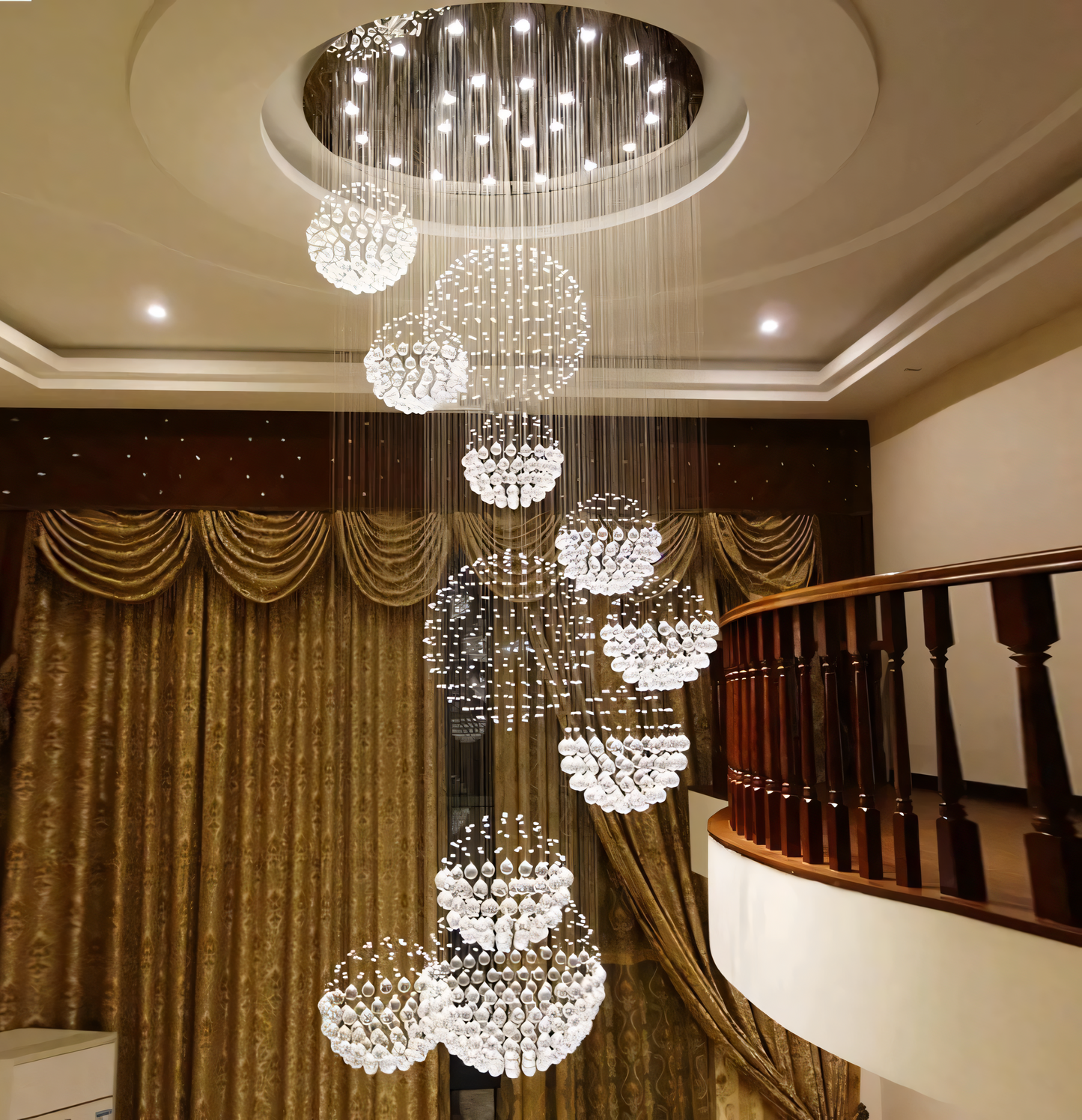 Elegant Multi-tiered Chandelier Design