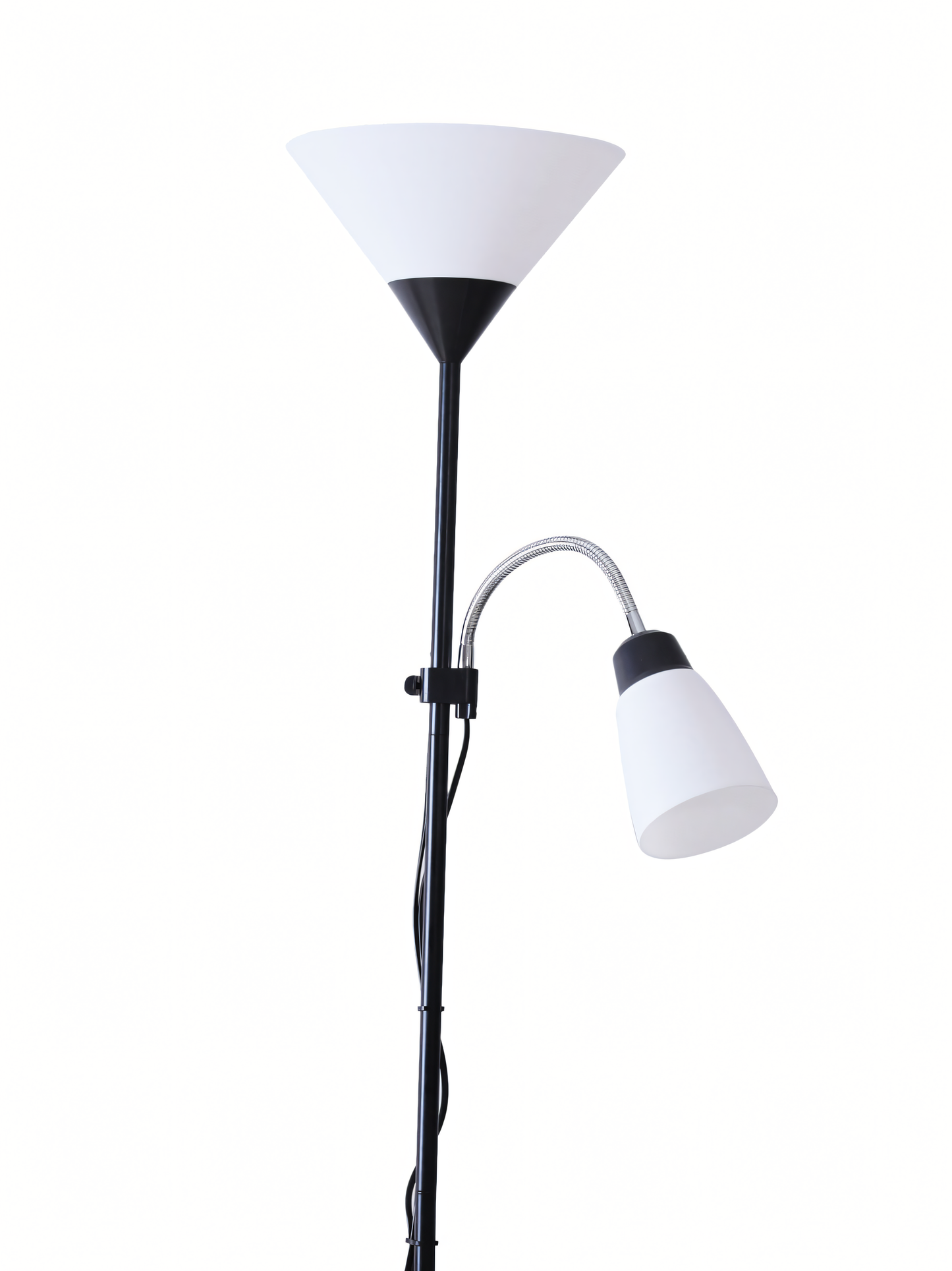 Striking, black finish on the Silvius Floor Lamp