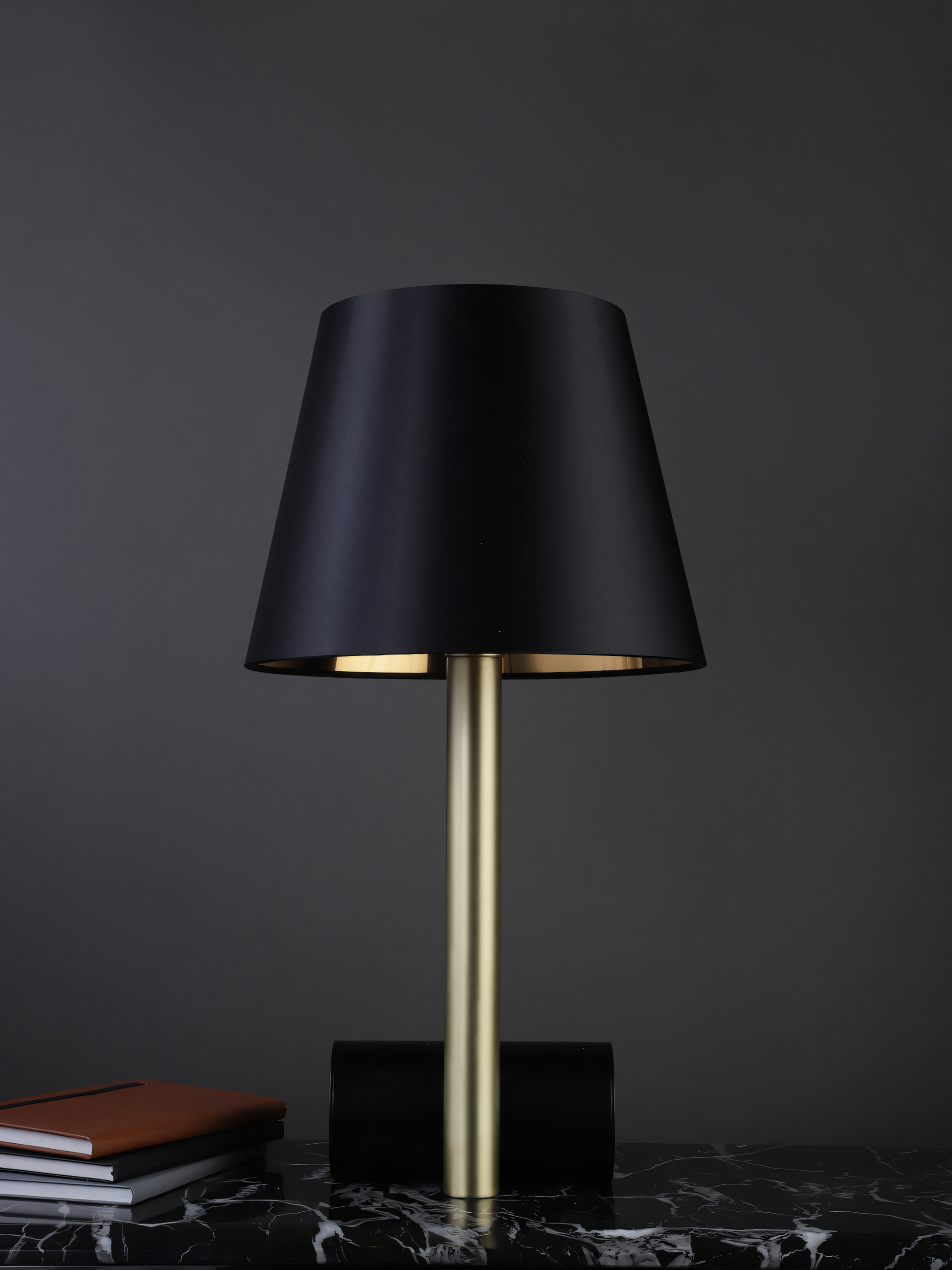 Carl minimalist lamp, architectural elegance