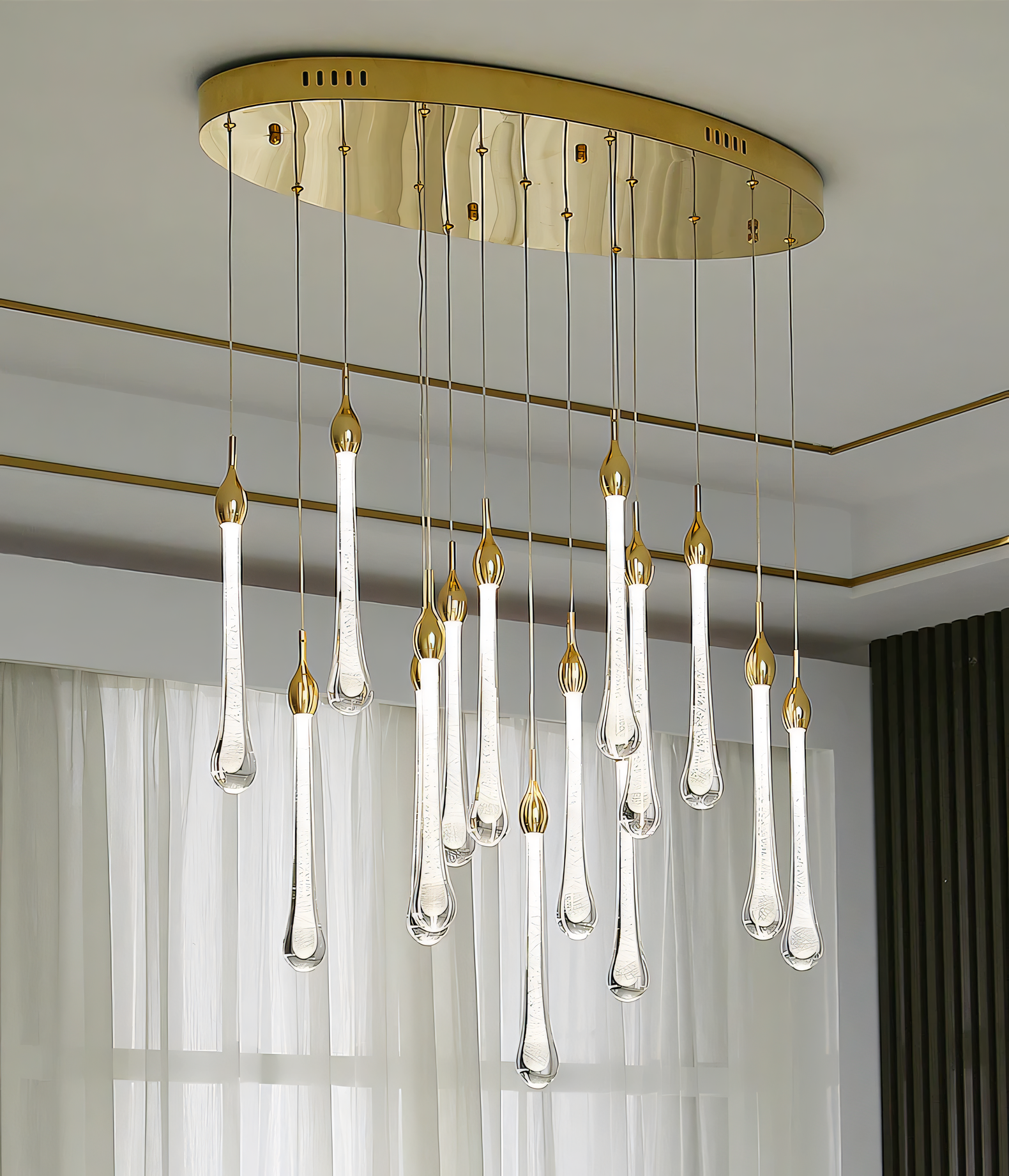 Luxury Hotel Lobby Centerpiece: Commanding attention with its majestic design.