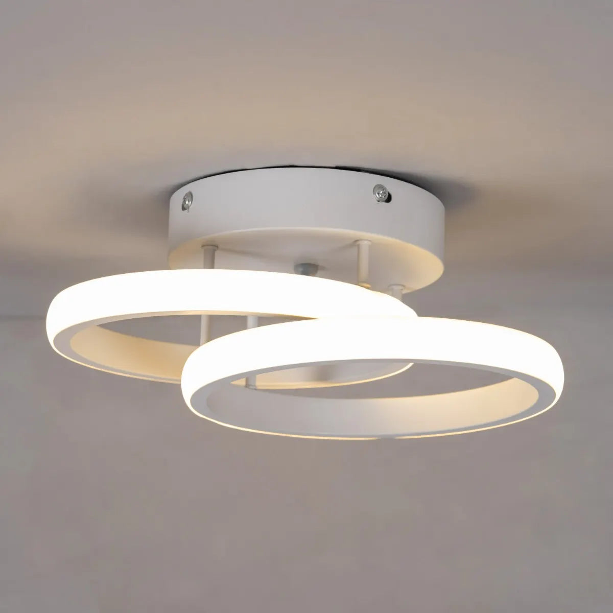 Stylish ceiling light with white finish and dimmable features.