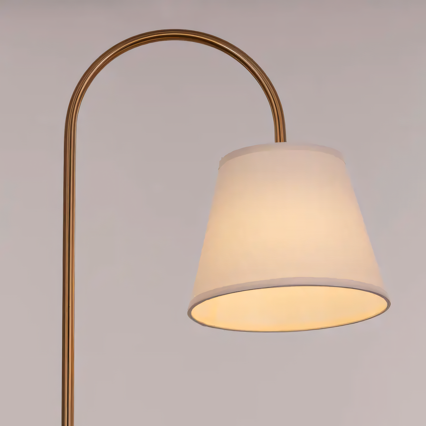 Versatile floor lamp for ambiance and task lighting