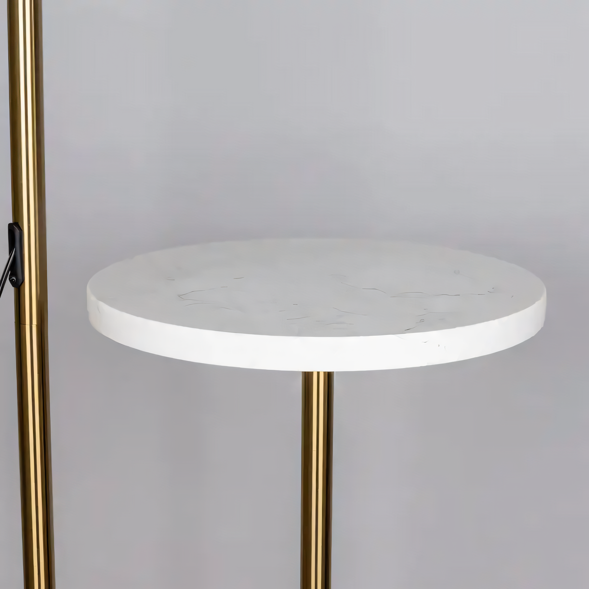 Sturdy white marble base that lends elegance to the floor lamp