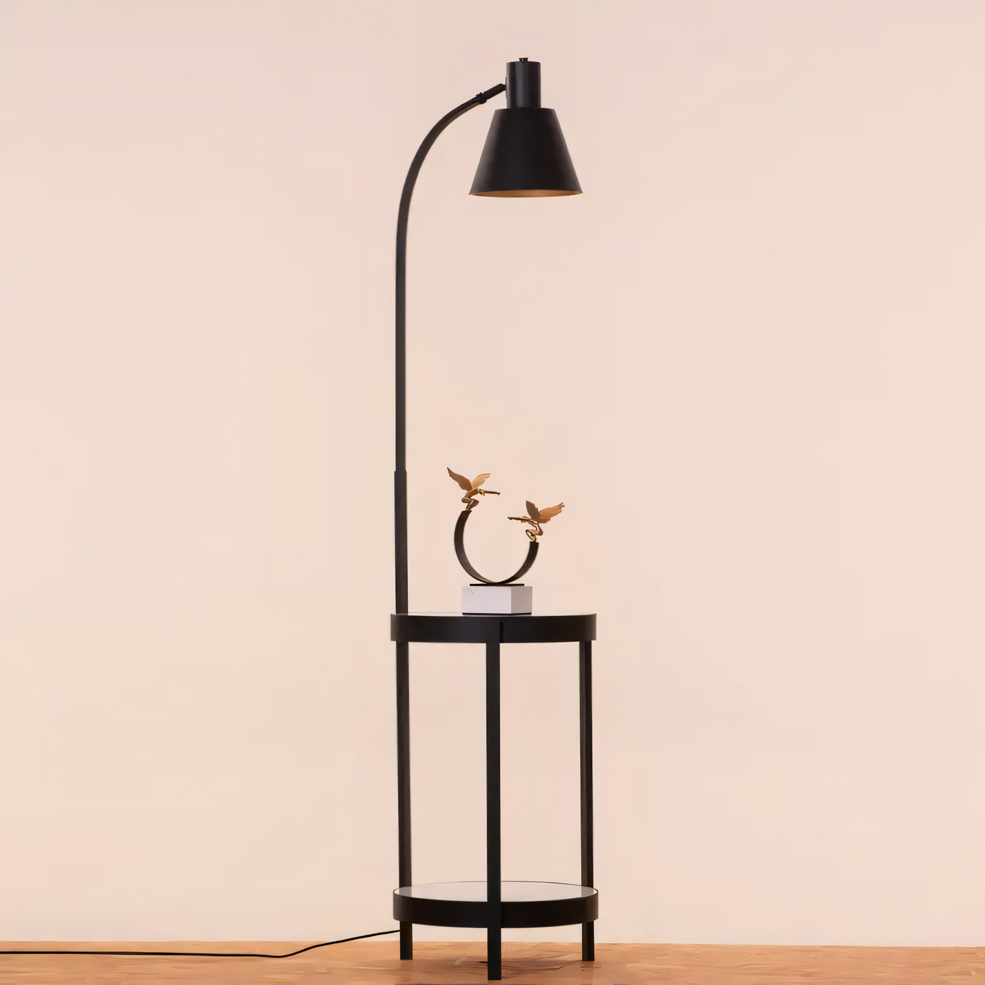 Minimalist floor lamp with a touch of natural elegance