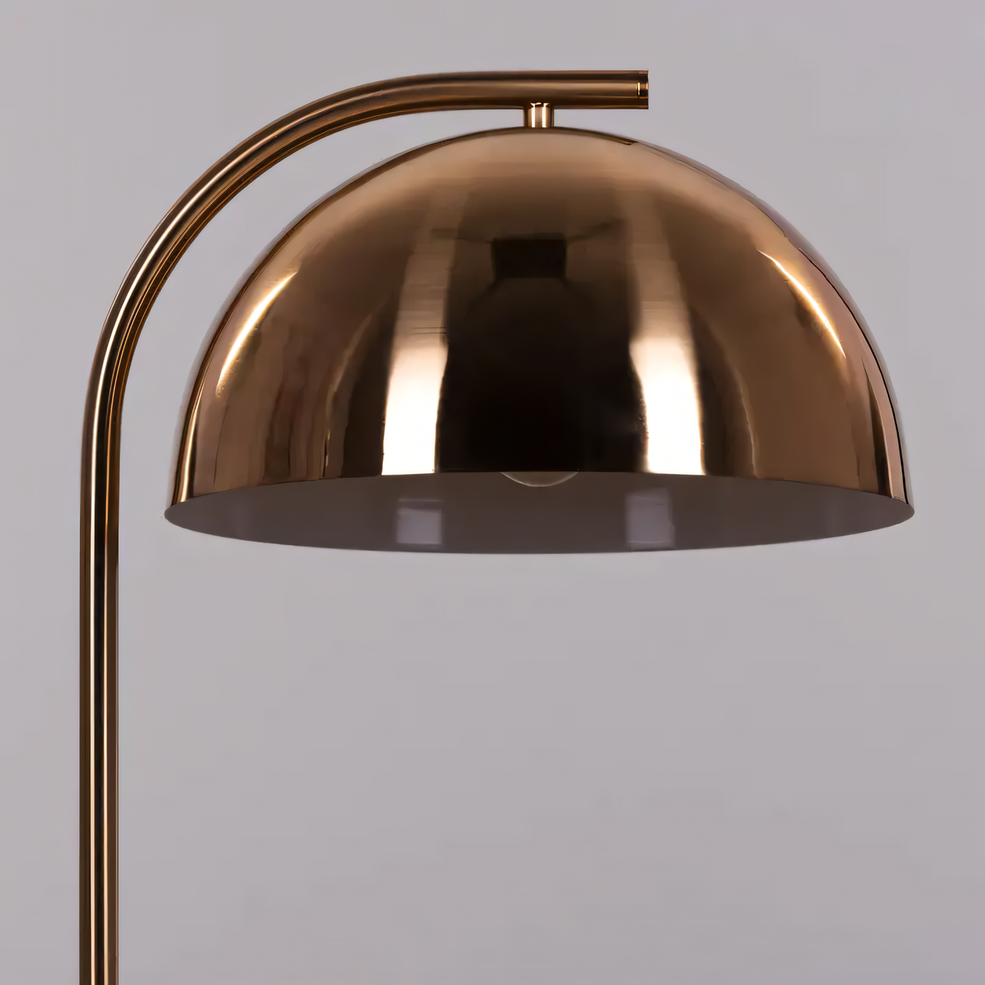 Versatile integration of the Arrive In Style Lamp into various settings