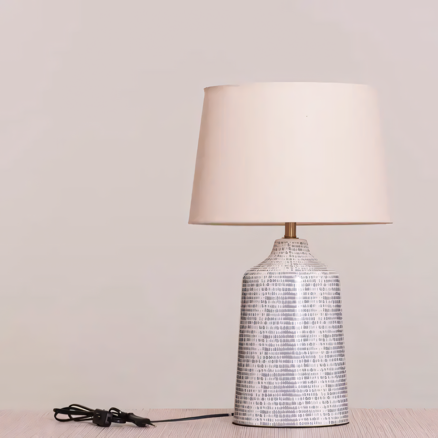 Elegant ceramic table lamp for bedroom