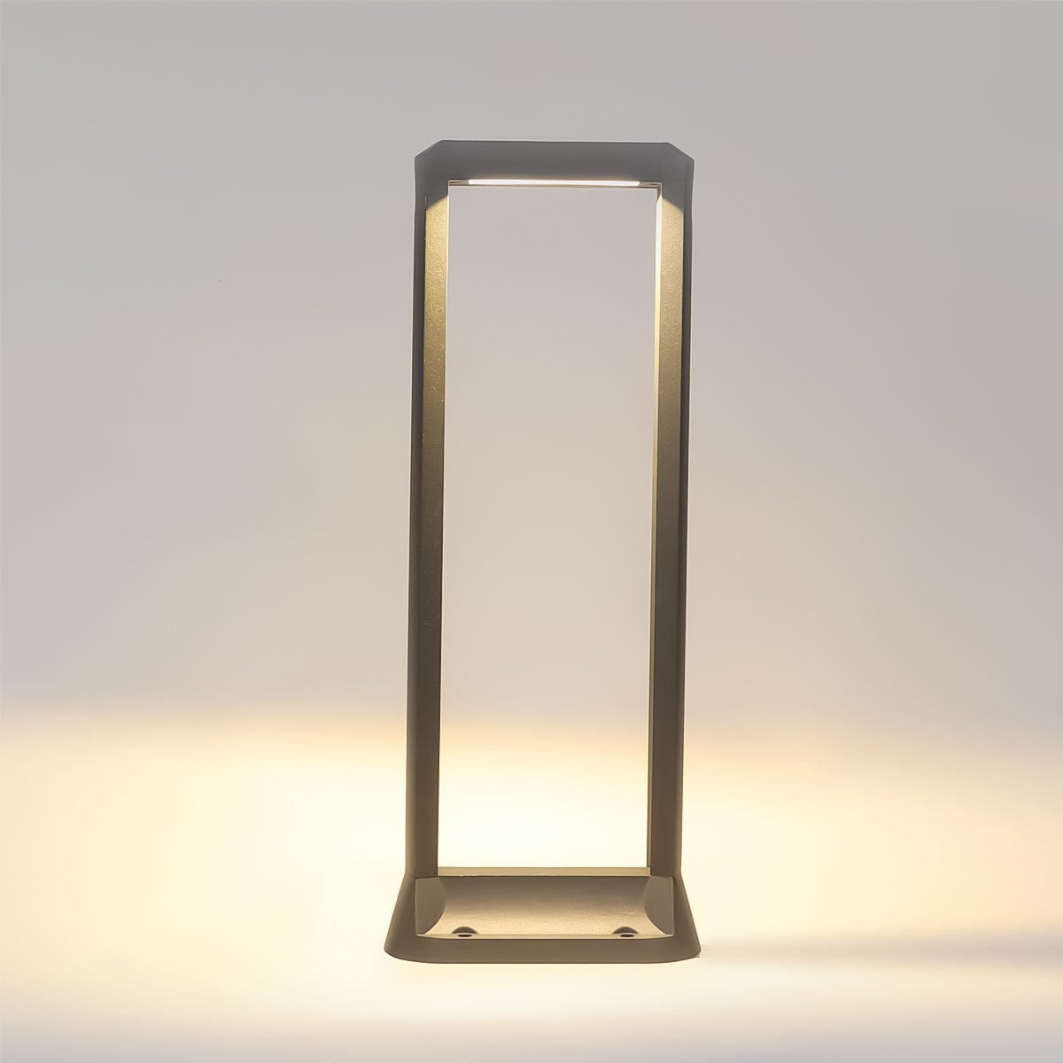 Sustainable hatch bollard lights for eco-conscious gardens