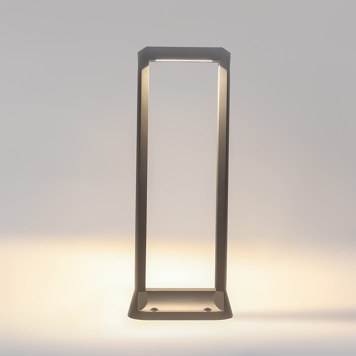 Sustainable hatch bollard lights for eco-conscious gardens