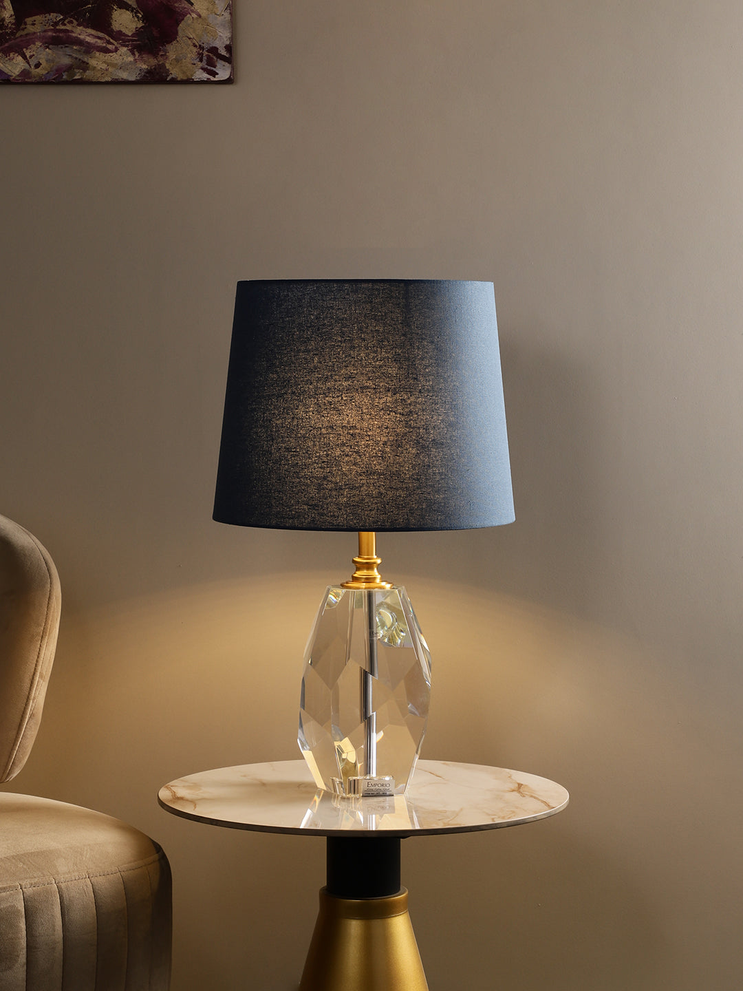 Table lamp capturing the essence of the ocean