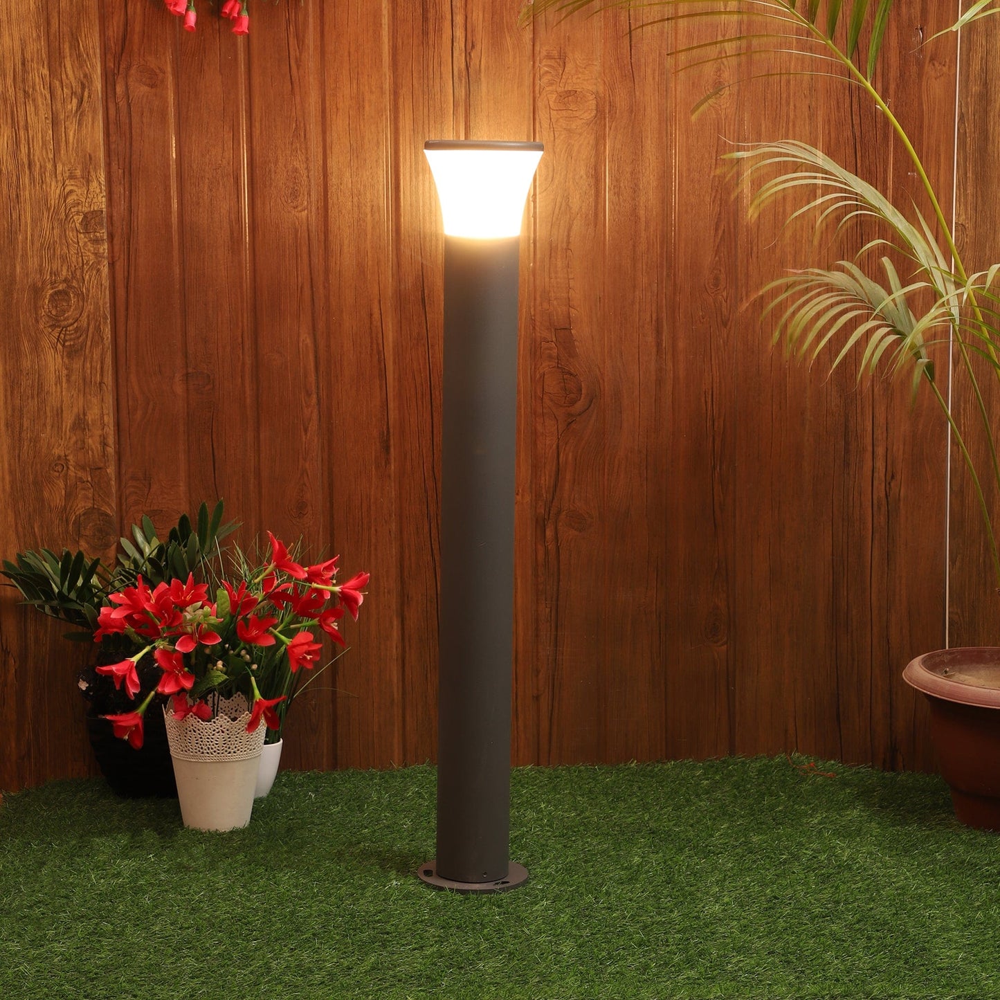 Innovative cylindrical bollard lights for Nordic-inspired gardens