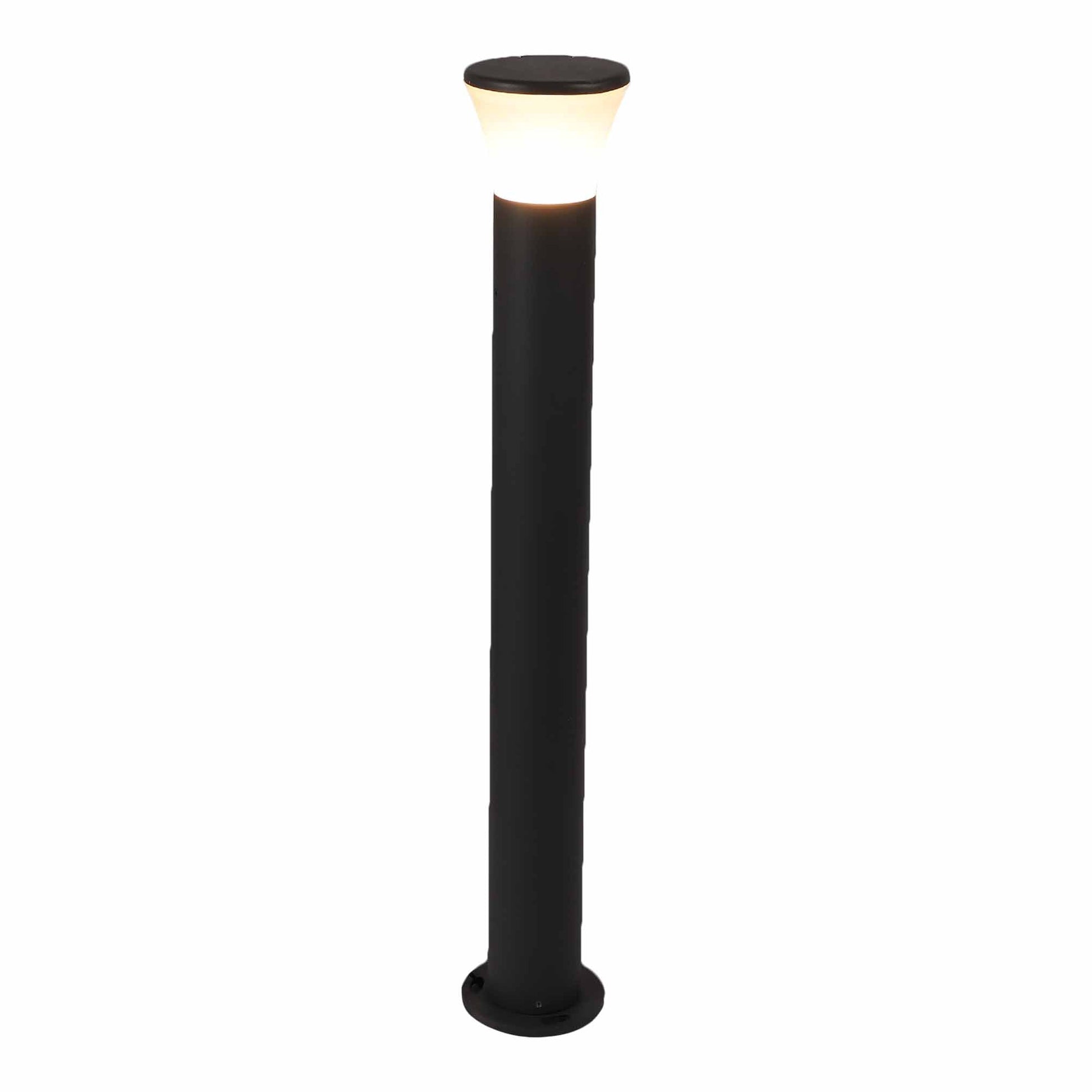 Innovative cylindrical bollard lights for Nordic-inspired gardens